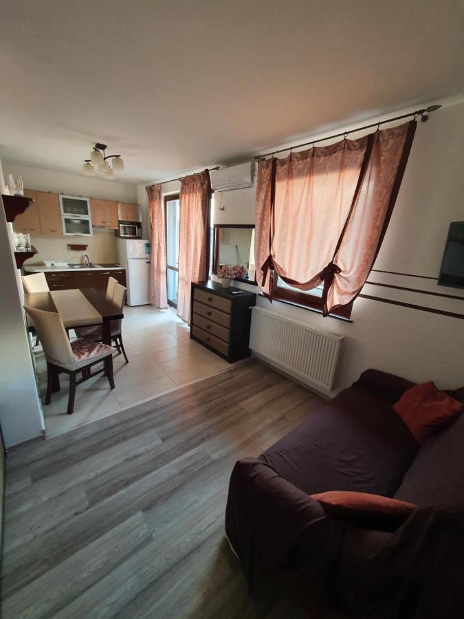 Krisi Apartman Hajdúszoboszló Exterior foto